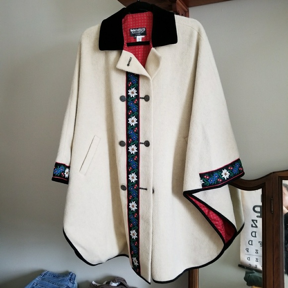 Vintage - Beautiful Wool Poncho - Picture 4 of 8